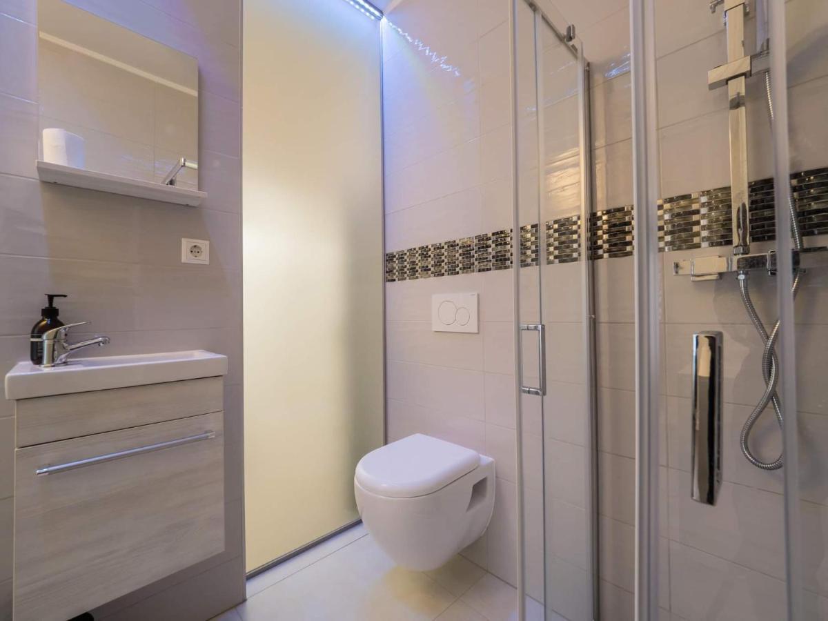 Executive Single Room With En-Suite In Guest House City Centre ลักเซมเบิร์ก ภายนอก รูปภาพ