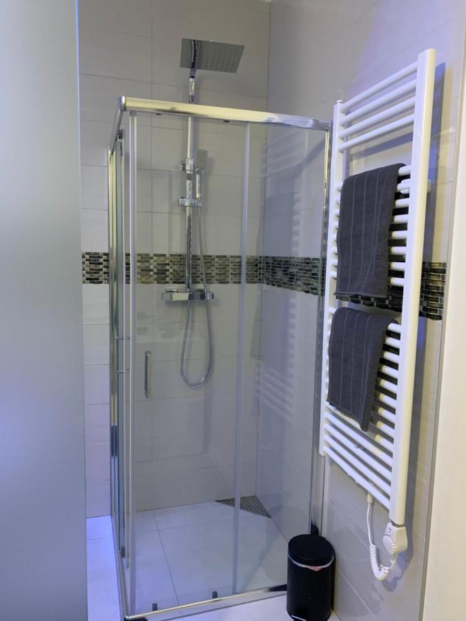 Executive Single Room With En-Suite In Guest House City Centre ลักเซมเบิร์ก ภายนอก รูปภาพ