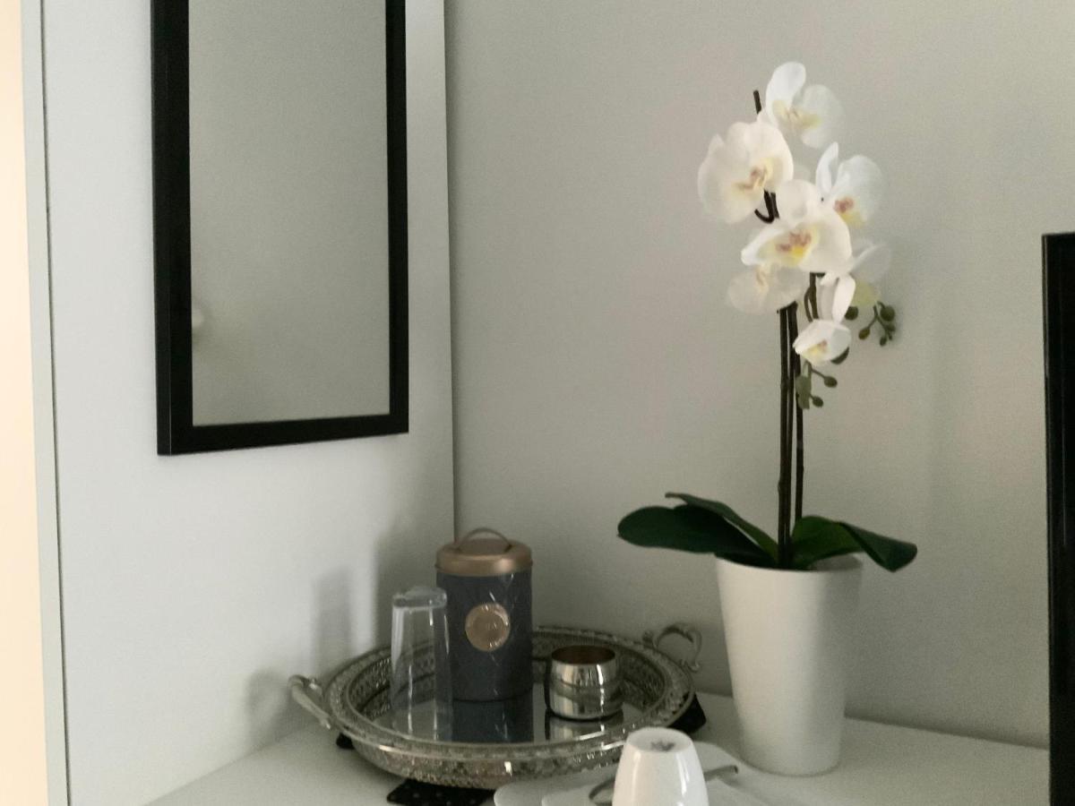 Executive Single Room With En-Suite In Guest House City Centre ลักเซมเบิร์ก ภายนอก รูปภาพ