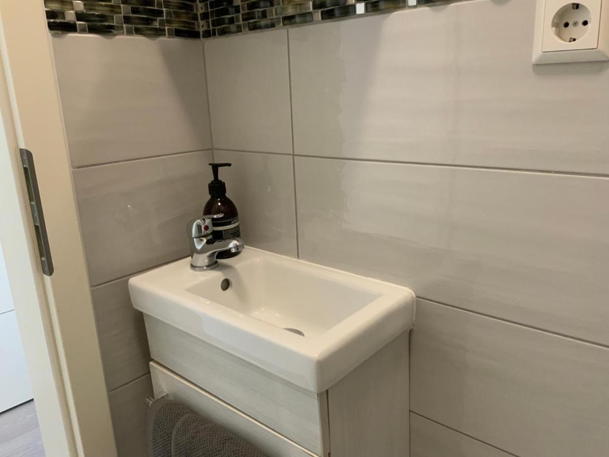 Executive Single Room With En-Suite In Guest House City Centre ลักเซมเบิร์ก ภายนอก รูปภาพ