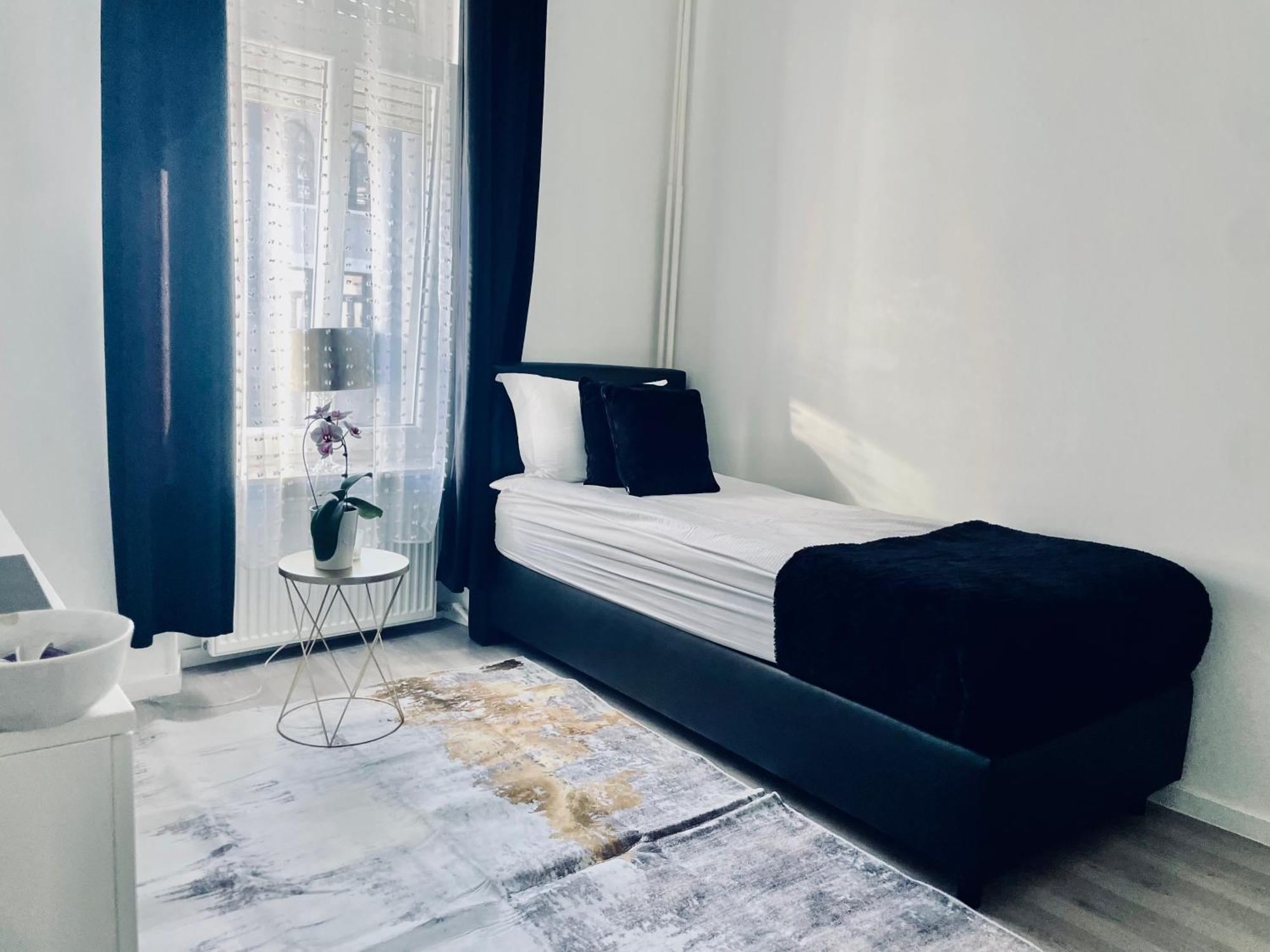 Executive Single Room With En-Suite In Guest House City Centre ลักเซมเบิร์ก ภายนอก รูปภาพ